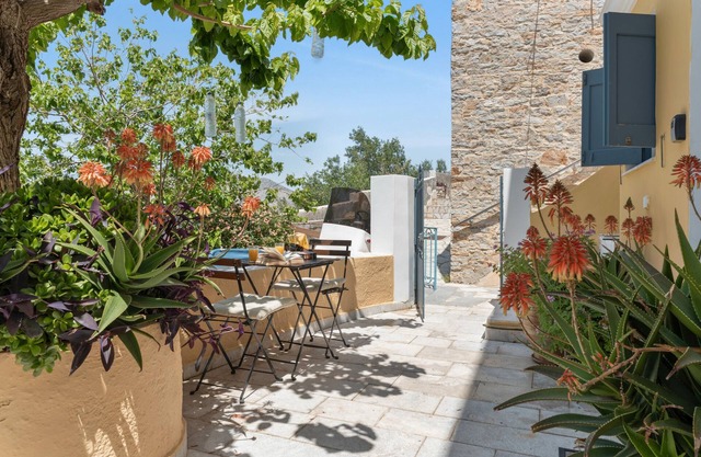 Studio 'Dikaia 1' with Sea View, Wi-Fi and Air Conditioning