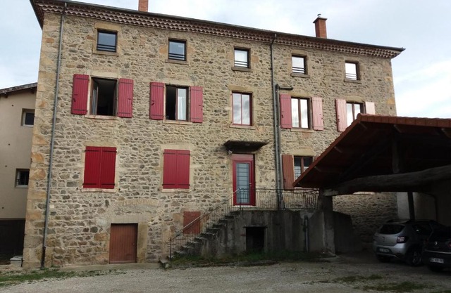Studio en résidence parking couvert gratuit