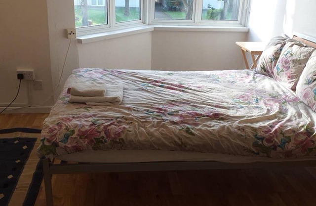 Studio flat in central Bracknell