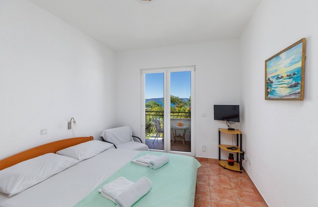 Studio flat near beach Drašnice, Makarska (AS-24869-a)