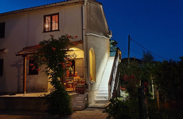 Studio flat with air-conditioning Ugljan (AS-15613-a)