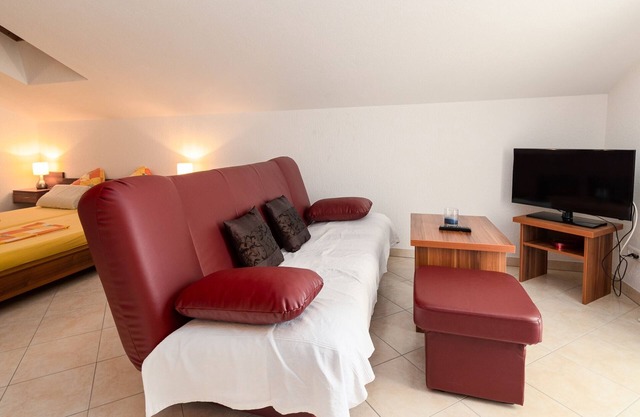 Studio flat with balcony and sea view Klenovica, Novi Vinodolski (AS-20556-a)