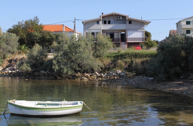 Studio flat with balcony and sea view Neviđane, Pašman (AS-8401-a)