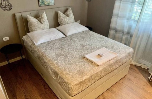 Studio flat with balcony and sea view Tučepi, Makarska (AS-23118-a)