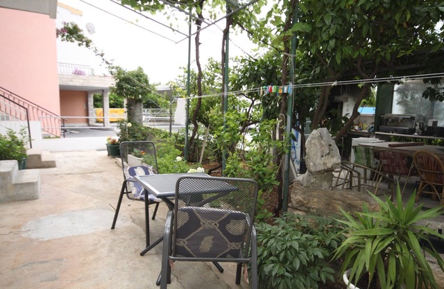 Studio flat with terrace Makarska (AS-6696-b)