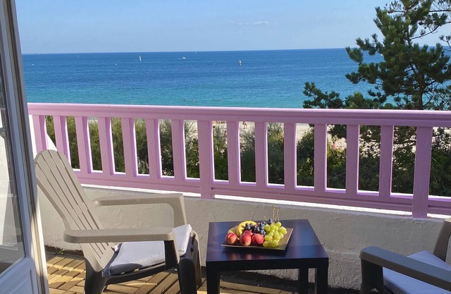 Studio in a magnificent Villa, exceptional location, private beach access.