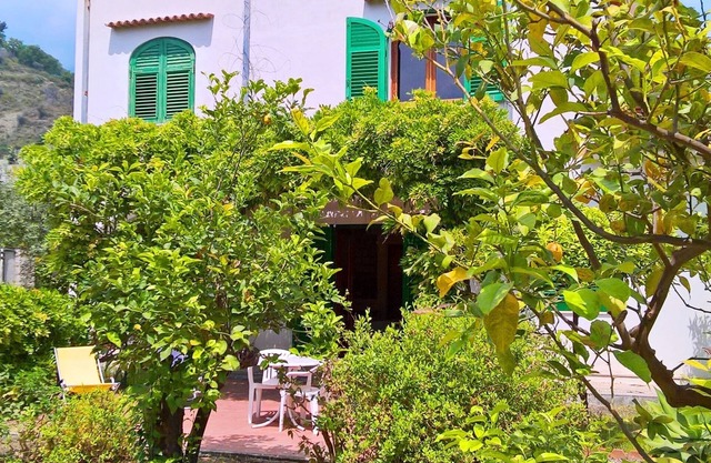 studio in villa with garden on the beaches of Taormina