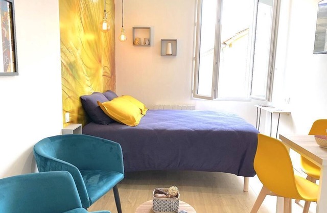 Studio Moderne au Cœur de Rochefort - Vivez L'élégance et le Confort