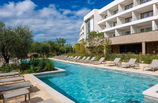 Studio Moderne | Vue Jardin | Piscine & Spa