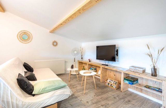 Studio 'Near Marais Poitevin' with Wi-Fi