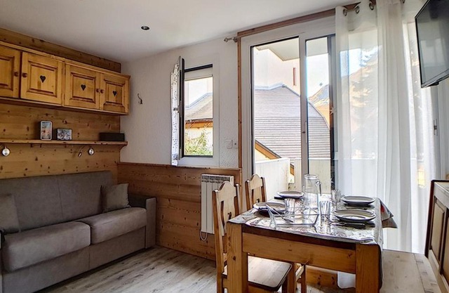 Studio rénové proche pistes avec balcon, 4 pers, WIFI - FR-1-344-909
