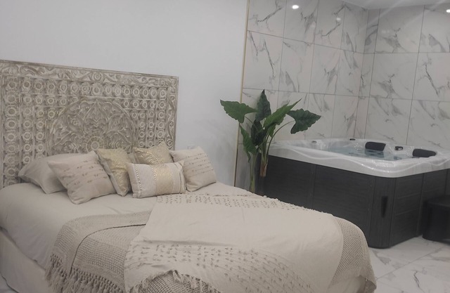 Studio Romantique Indépendant Avec Jacuzzi