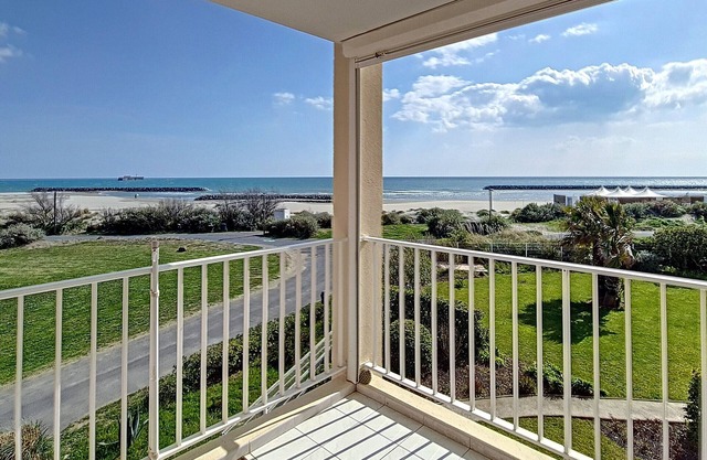 Studio sea view 1st line Cap d'Agde Rochelongue