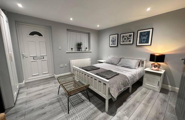 Studio - Sleeps 2 - Parking - Wifi