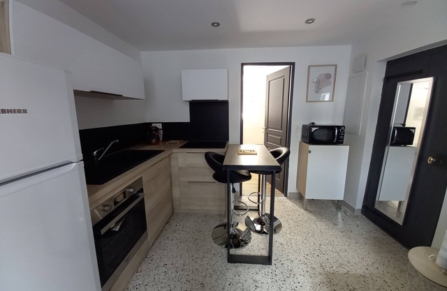 Studio T1 Refait Neuf Tout Confort au Coeur D'un Village Médiéval de Caractère