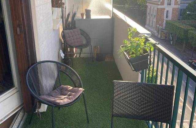 Studio Terrasse VUE SUR Seine A 20 min de Versailles et de la Tour Eiffel