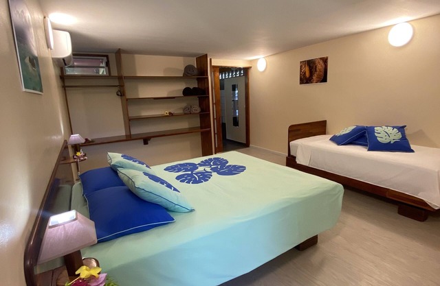 Studio triple supérieur, salle de bain privée, kitchenette, adapté PMR