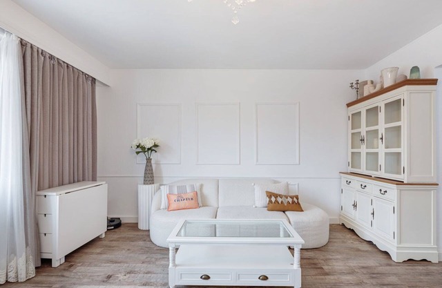 Studio w/Balcony, Washer & Walk-In Shower