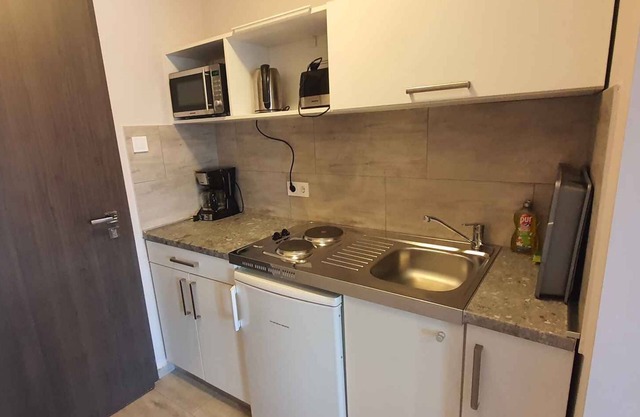 Studio with air conditioning and internet near the city center