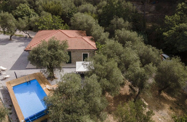 Stunning private villa for 8 guests with WIFI, private pool and pets allowed