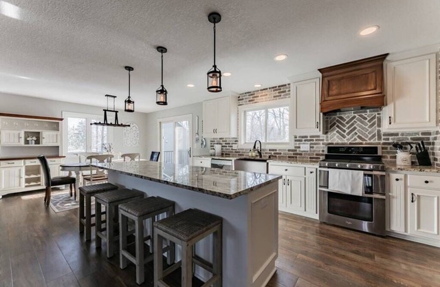 Stunning 1 Acre Farmhouse Great Lake Location