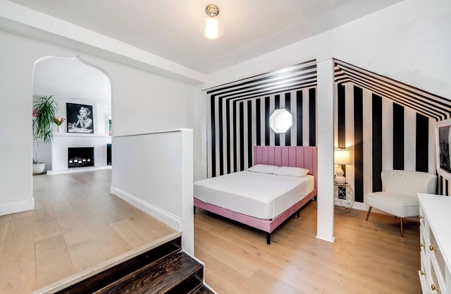 Stunning 1-bedroom apartment with view
