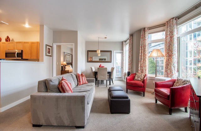 Stunning 2 Bedroom 2 Bath Home in Seattle!