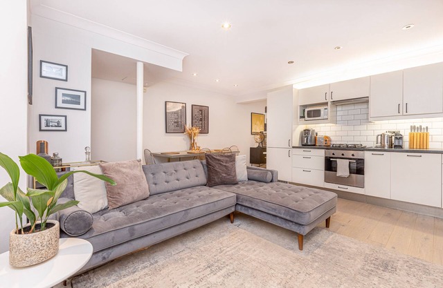 Stunning 2BR Flat w/private Garden, Kilburnn