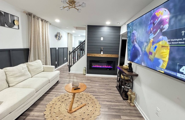 Stunning 3-bedroom stay on DC Edge