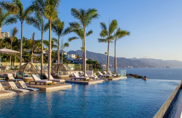 STUNNING 3400 SQFT OCEANFRONT LUXURY @ SAYAN BEACH.