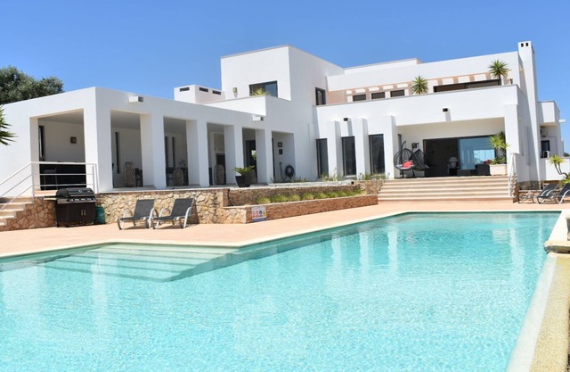 Stunning 4 Bedroom Detached Villa with Private Pool located in Lagos