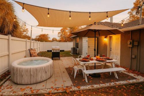 Stunning 4BD Jacuzzi - 4 Min To Beach Panama City
