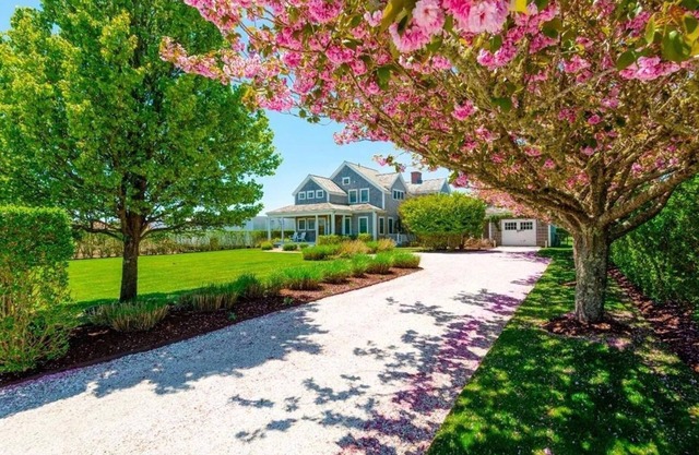 Stunning 5-Bedroom Beach House in Nantucket, Walk to Beach, All the Comforts!