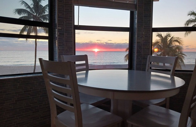 *Stunning 5☆ OceanView Condo*PRIME Location*In ♡ Famous Brdwlk*Free Off St Park*