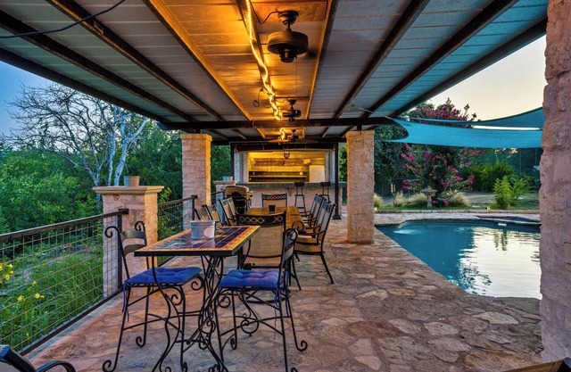 Stunning 7 BDR Home w/Pool & Guest Home, Perfect for Family Reunions!