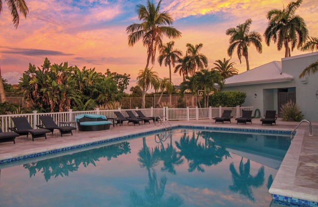 STUNNING 7-bedroom house with separate guest house, pool and tennis courts.
