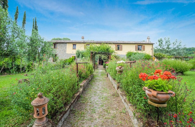 Stunning apartment in Ficulle with WiFi