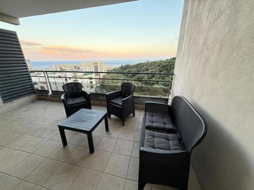 Stunning apartment, sea view,superbe appartement vue mer