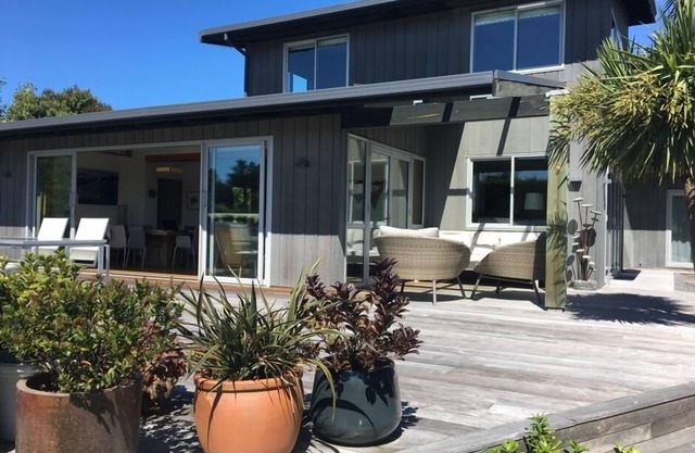 Stunning Beach-access House