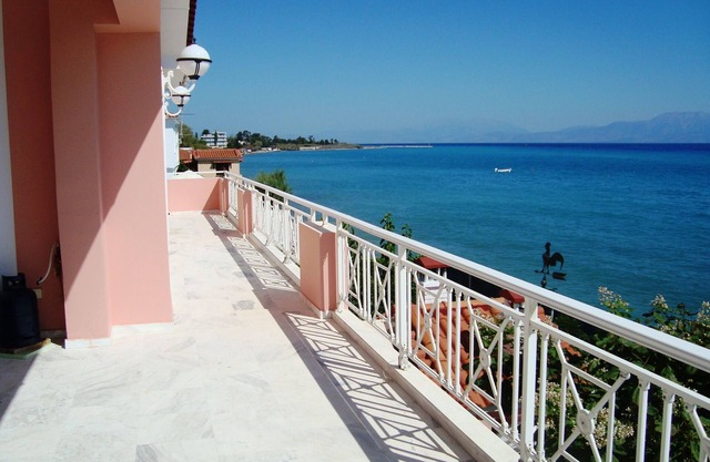 Stunning Beachfront Villa on the Gulf of Corinth