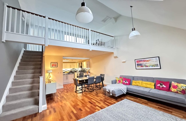 Stunning, Chic 3-4 Bed House! 4 Storeys