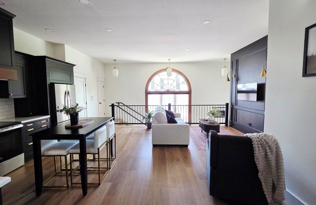 Stunning Church Apartment in downtown Bluffton. Only 25 min to Lima or Findlay.