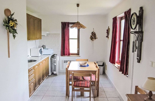 Stunning private villa with WIFI, pool, TV, patio, pets allowed, panoramic view and parking