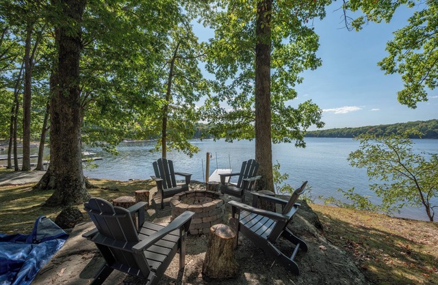 Stunning Deep Creek Lakefront w/Hot Tub & Dock