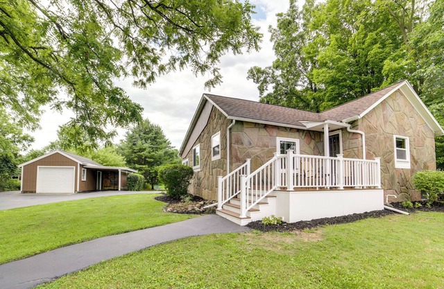 Stunning East Lansing Retreat w/ Fire Pit!