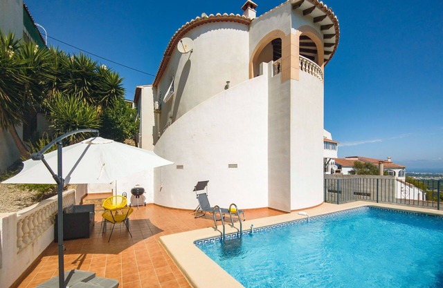 Stunning private villa for 6 people with WIFI, A/C, private pool, TV and terrace