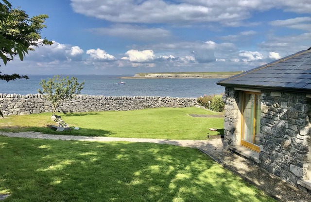 Stunning Family Cottage With Garden On The Seafront