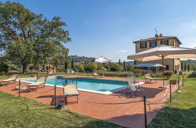 Stunning home in Chiusi