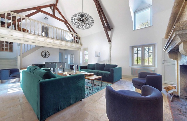 Stunning home in Coullons with WiFi