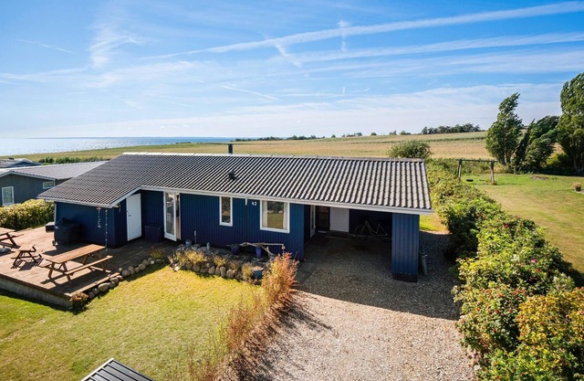 Stunning home in Ebberup with kitchen